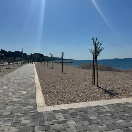 Orange&blue شقة Sukošan