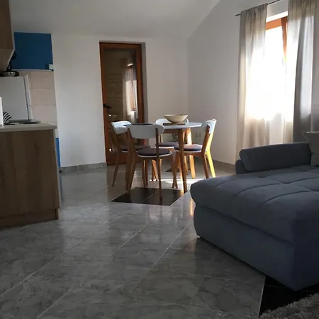 Orange&blue Apartament